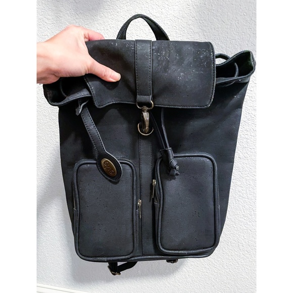 Eve Genesis Grande Backpack - Picture 1 of 5